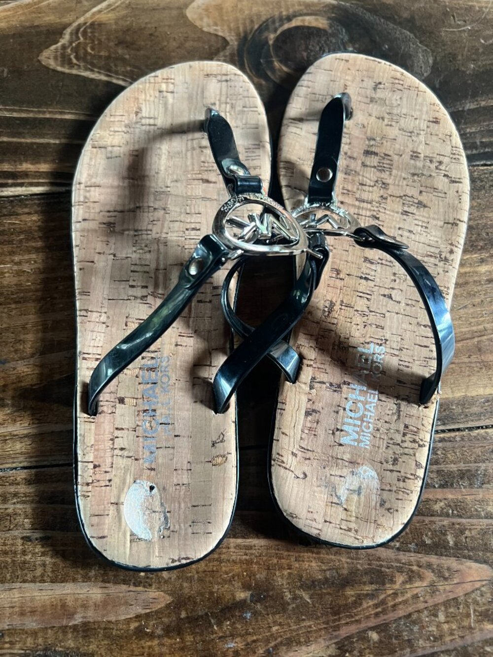 MICHAEL KORS SIZE 7 - Picture 3 of 5